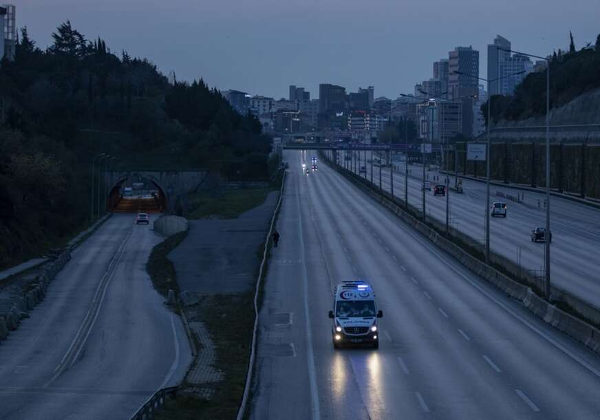 (VIDEO) "Ima povrijeđenih" Eksplozija u Turskoj, ekipe na licu mjesta, incident se dogodio na pijaci