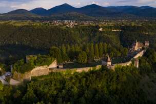 Ostrožac ,  Monumentalni grad i istorijski  dvorac