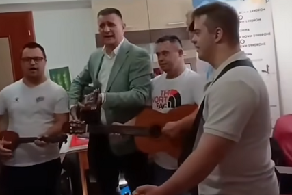 (VIDEO, FOTO) "Ozdravi!" Poslušajte kako Halidova „Romanija“ zvuči u Đajićevom izvođenju, a evo šta mu je PORUČIO LEGENDARNI PJEVAČ