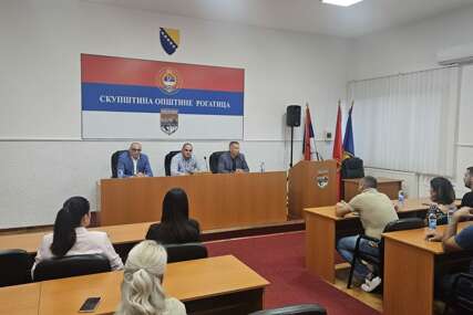 (FOTO) Za DNS-NPS je svako mjesto važno: Nenad Nešić i Darko Banjac posjetili odbor u Rogatici