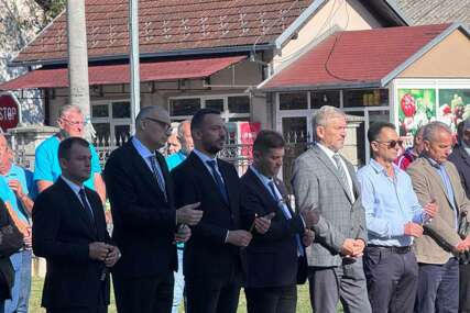 (FOTO) “Zapadna kapija Srpske nikad nije pokorena” Banjac povodom 30 godina odbrane Kozarske Dubice