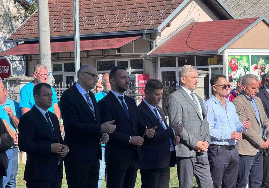 (FOTO) “Zapadna kapija Srpske nikad nije pokorena” Banjac povodom 30 godina odbrane Kozarske Dubice