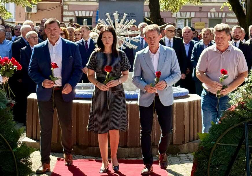 (FOTO) "Ne dozvolimo da ono što su borci odbranili u ratu, BUDE PROKOCKANO U MIRU" Delegacija Narodnog fronta prisustvovala obilježavanju Dana odbrane sjeverozapadnih granica Republike Srpske
