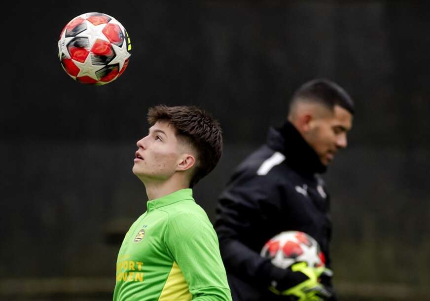 Esmir Barjaktarević, fudbal