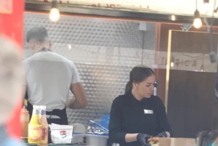 Nataša Rodić prodaje burgere