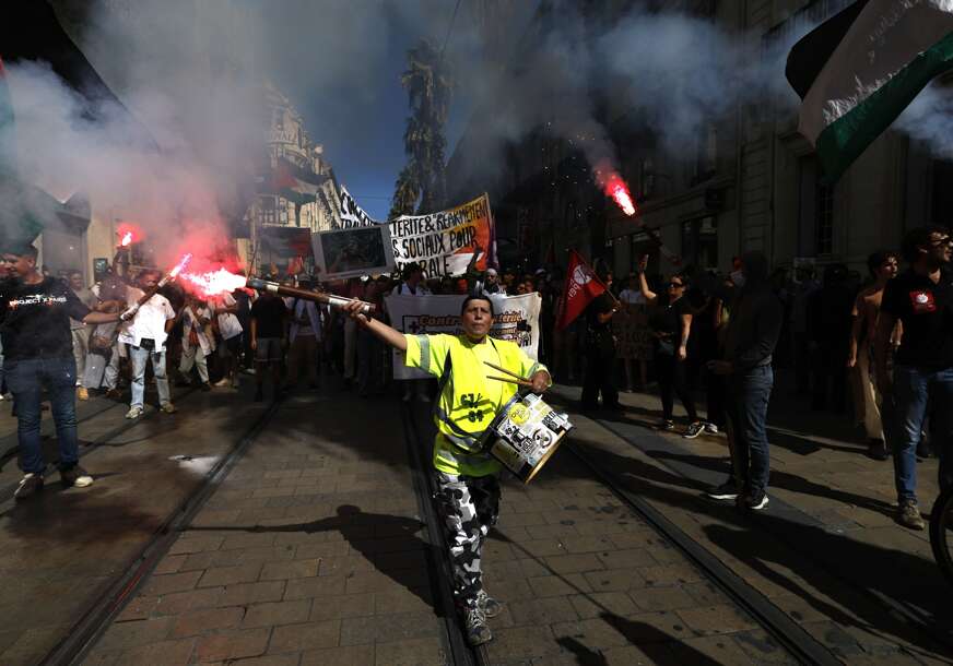 FOTO: GUILLAUME HORCAJUELO/EPA