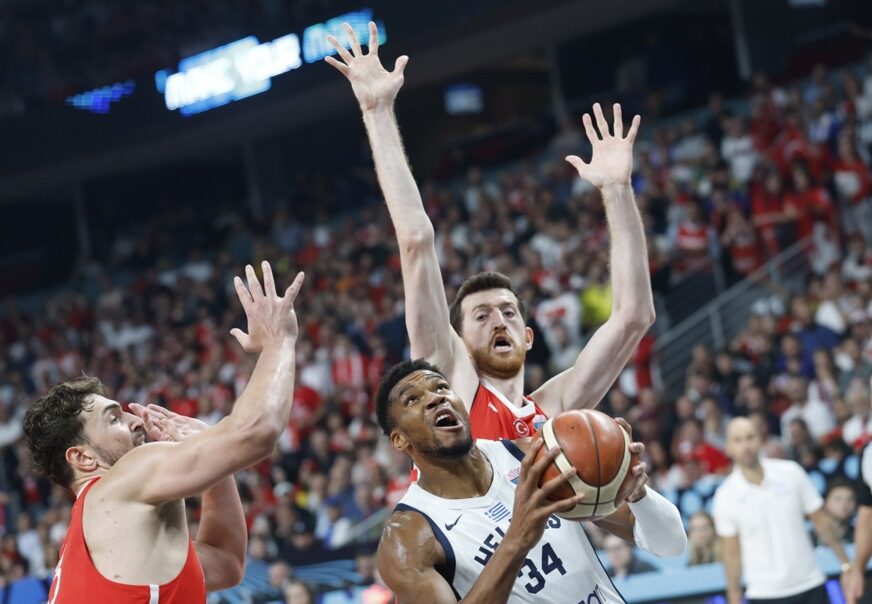 (FOTO, VIDEO) Blamaža Grčke: Turska zakazala finale Eurobasketa protiv Njemačke