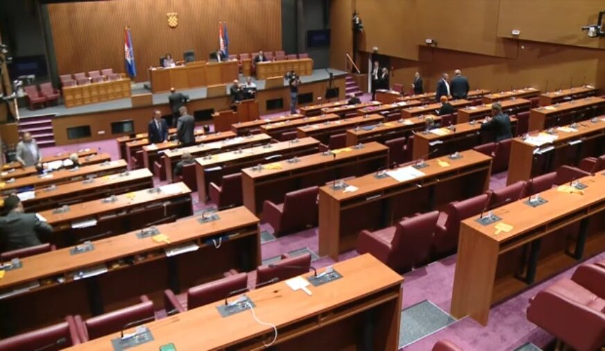 Žustra rasprava u Saboru: Hrvatska NIJE PRIZNALA PALESTINU, 73 odbornika glasala "protiv"