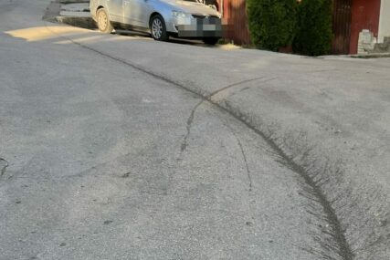 (FOTO) 3 GODINE UZALUDNIH APELA Mještani Lauša tvrde da se tečni otpad iz kamiona "Čistoće" godinama PROSIPA PO ULICAMA, traže hitnu reakciju nadležnih
