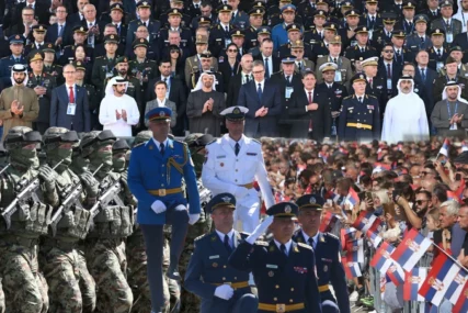 Vojna parada "Snaga jedinstva"