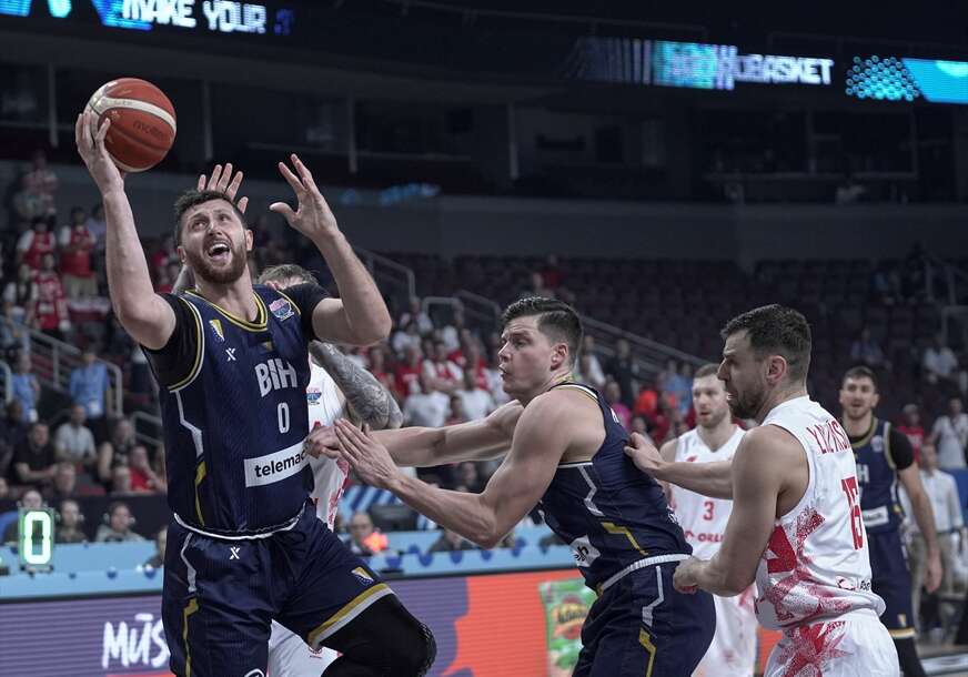 Jusuf Nurkić u meču sa Poljskom