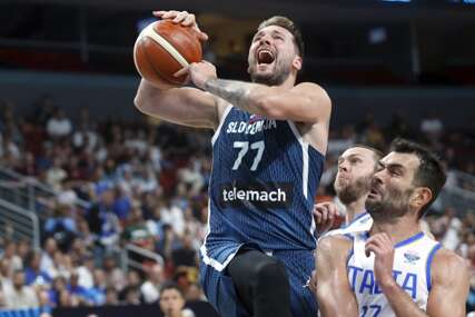 Luka Dončić u meču s Italijom