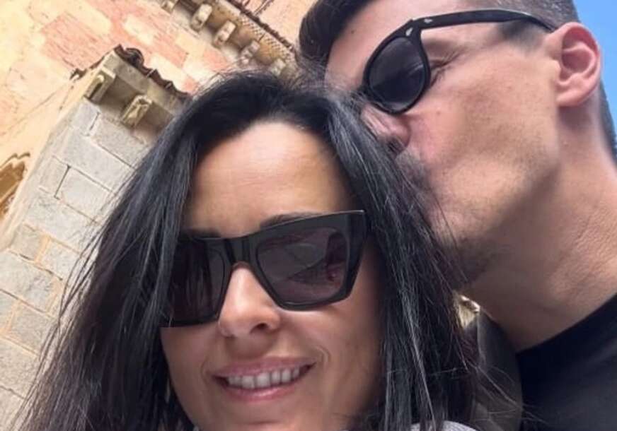 (FOTO) ŽENE SU LUDE ZA NJENIM MUŽEM Sestra Jelene Đoković je u braku sa ovim frajerom