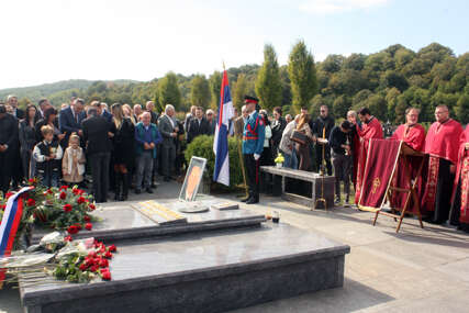 Obilježeno 18 godina od smrti Milana Jelića: Sin nekadašnjeg predsjednika Republike Srpske ponosan na očev lik i djelo, poruke poslali i Minić i Dodik 
