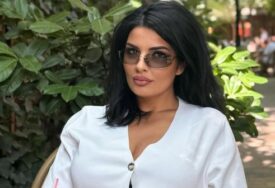 (FOTO) Njena nova objava usijala mreže: Milena Popović pozirala u bijeloj providnoj košulji, a kratak šorc istakao noge
