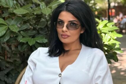 (FOTO) KOŠULJA RASKOPČANA Milena Popović se uslikala svježe isfenirana i ful našminkana, pa osvojila mreže