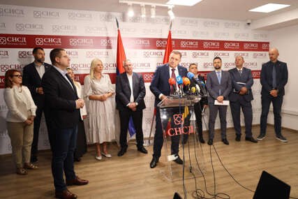 "Čeka se odluka Ustavnog suda, da se kaže da ne prihvata Šmita" Dodik tvrdi da NE ODUSTAJE OD REFERENDUMA
