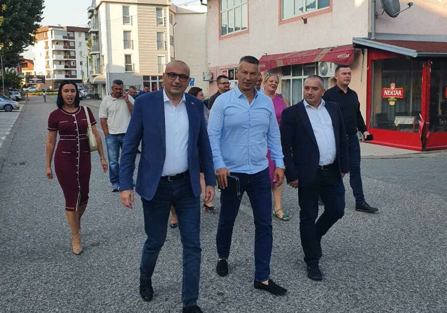 (FOTO) Vidljiv rast i razvoj: Banjac i Nešić u posjeti odborima NPS i DNS u Modriči i Brodu