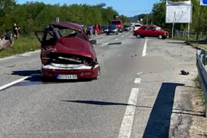 Stravična nesreća: Vozač zaspao za volanom, JEDNA OSOBA POGINULA, saobraćaj usporen