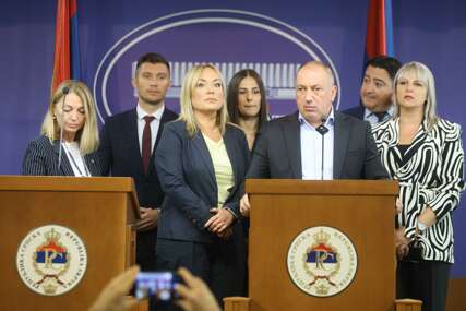 BOJKOTUJU MINIĆA Poslanici SDS-a i PDP-a napustili sjednicu Narodne skupštine RS
