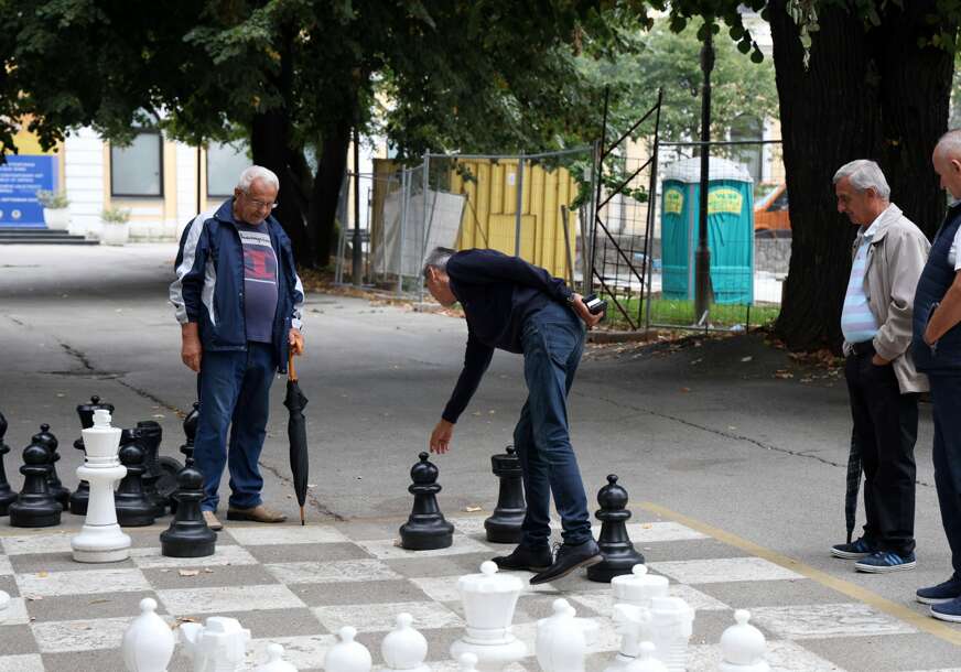 Penzioneri, penzije