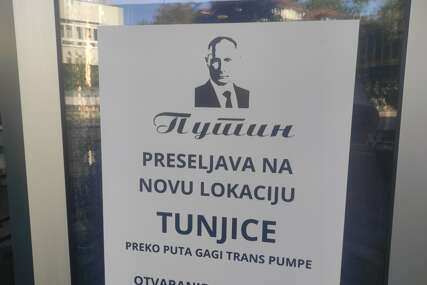 (FOTO) Ode Putin na Tunjice: Banjalučani u šoku, ne mogu vjerovati svojim očima kad pročitaju objavu u centru grada