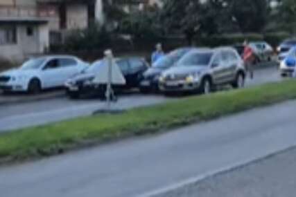(VIDEO) NESREĆA U BANJALUCI Karambol kod Rebrovačkog mosta, ogromne gužve