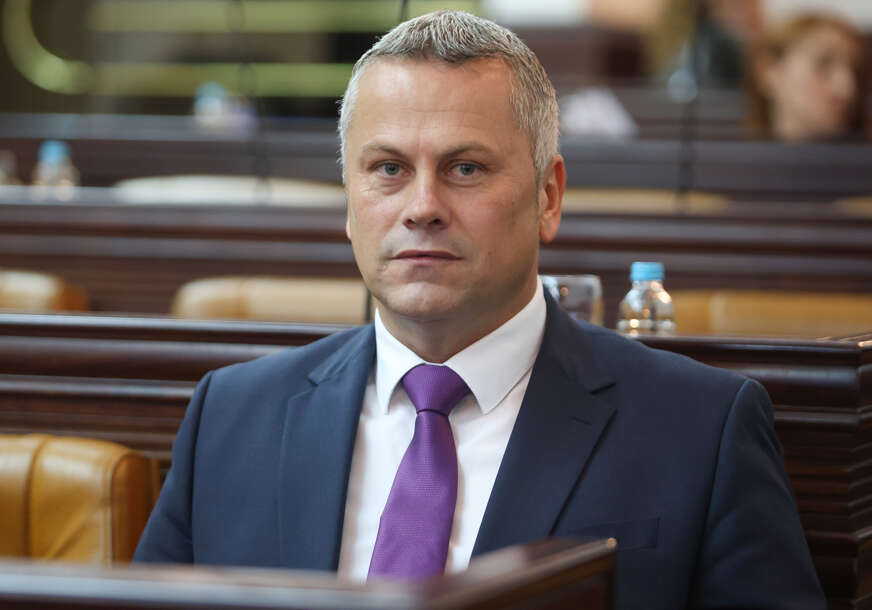 (VIDEO) Gligorić o sječi Vrba na obali Vrbasa „Nedopustivo srozavanje kvaliteta života u Banjaluci“