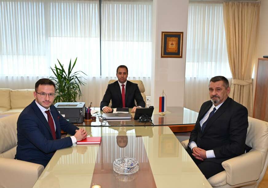 (FOTO) Angažovani najveći pravni autoriteti: Selak imenovao Zlatka Kneževića za savjetnika