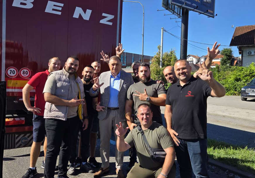 (FOTO) "TREBA DA PODNESE OSTAVKU" Dodik pružio podršku prevoznicima, za sve krivi Edina Fortu