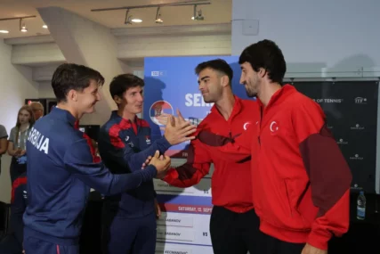 "Vjerujem da ćemo slaviti" Troicki promijenio odluku u posljednji čas, Kecmanović i Kirkin prvi na terenu