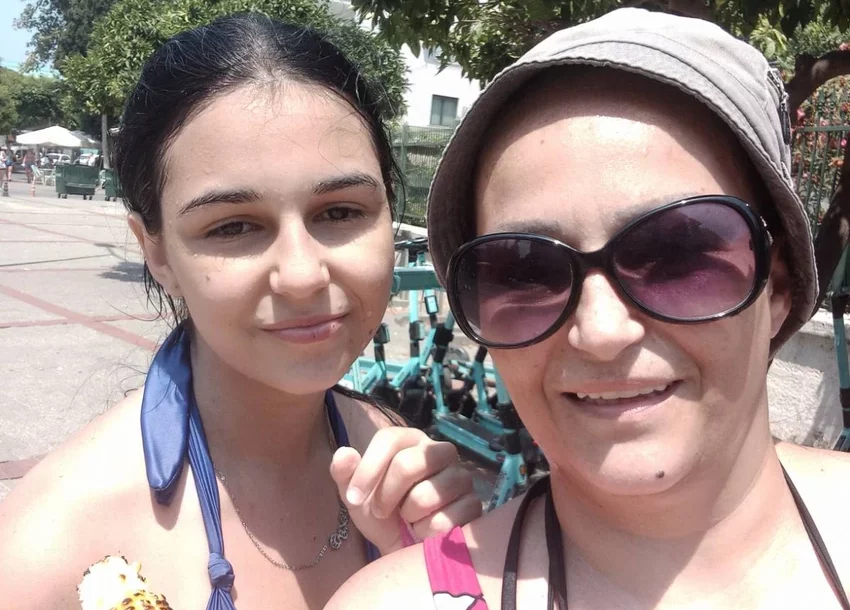 Od obične prehlade, do borbe za život: Teodora (17) na aparatu koji radi još SAMO 6 DANA, hitno joj treba srce, a majka moli za pomoć