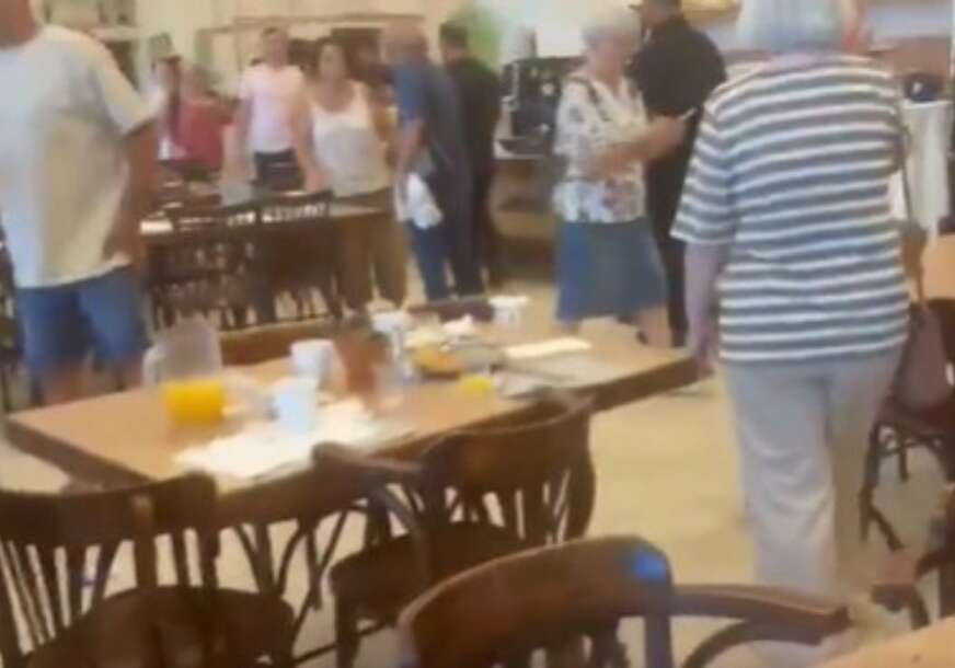 (VIDEO) TERORISTIČKI NAPAD U IZRAELU Uzeo nož u hotelu, pa počeo da UBADA LJUDE, bolničari zatekli ranjenog momka (23) na parkingu