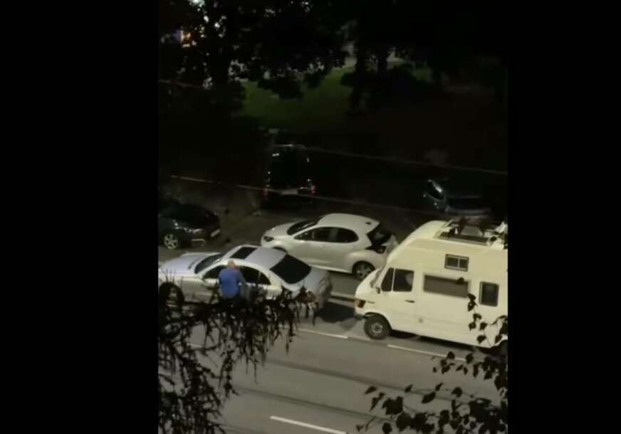 (VIDEO) PUCA NA POLICIJU I BJEŽI SA MJESTA ZLOČINA Objavljen snimak Srbina nakon što je ubio suprugu i teško ranio kćerku, pa SEBI PRESUDIO