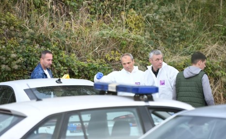 (FOTO) Operacija trajala SATIMA: Poznato stanje žene koja je upucana u kafiću, dovezena u bolnicu BEZ ZNAKOVA ŽIVOTA, pa je oživjeli