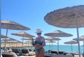 (FOTO) LUKSUZNO LJETOVANJE U GRČKOJ Goca Božinovska pokazala kako se provodi, oglasila se sa jahte
