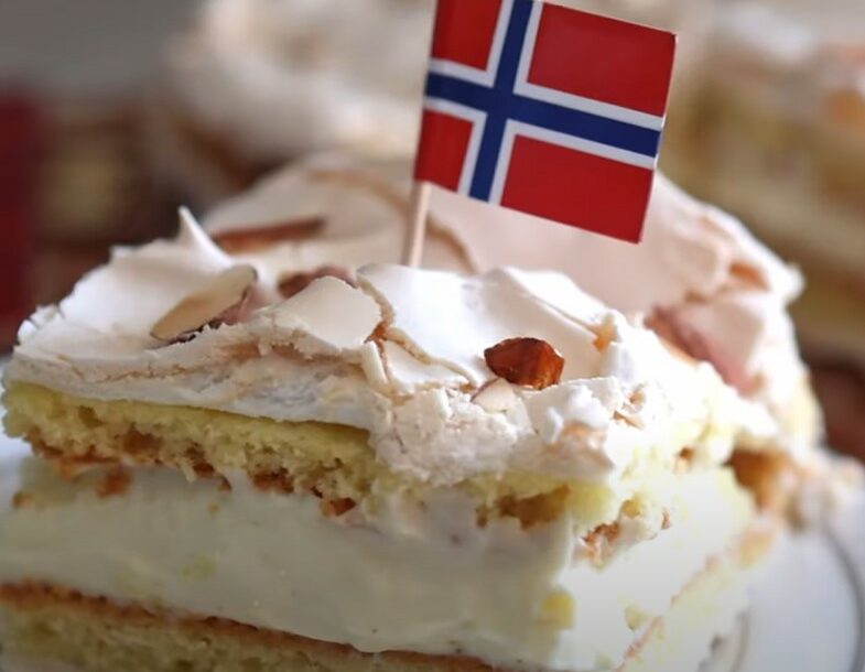 NAJBOLJA TORTA NA SVIJETU Spoj puslice, vanila krema i badema