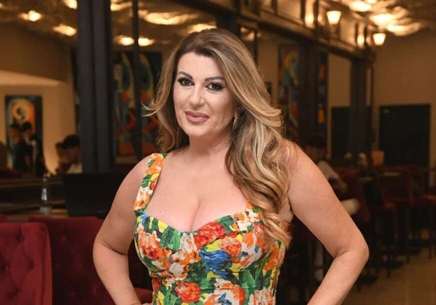 (FOTO) "ZBOG SAŠE POPOVIĆA SAM NAPUSTILA ZVEZDE GRANDA" Viki Miljković se na snimanju Pinkovih zvezda pojavila u uskoj haljini, pa progovorila o kolegama