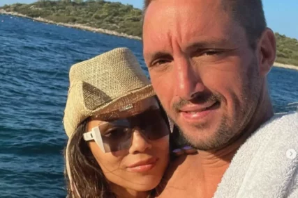 (FOTO) „PRAVA JE DAMA“ Viktor Troicki ljubi fatalnu glumicu, a evo kako izgleda njena majka