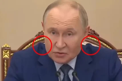 (VIDEO) "Pobogu, ŠTA SE DEŠAVA?!" Putin je u govoru prijetio Zapadu, ali su svi GLEDALI U NJEGOVA RAMENA
