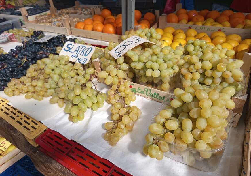 Voće, Grožđe, Tržnica