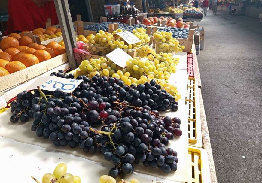 Voće, Grožđe, Tržnica