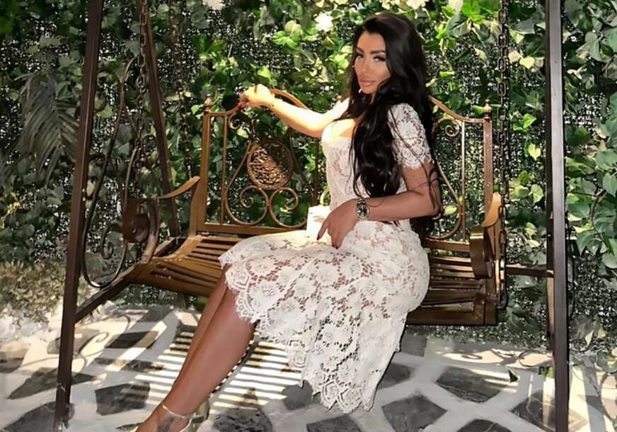 (FOTO) SVA U ČIPKI Zorica Dukić se povukla iz javnosti, a sada pokazala kako uživa u Dubaiju
