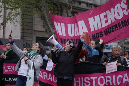 FEMICID PRENOŠEN UŽIVO NA MREŽAMA Hiljade ljudi na ulicama Buenos Ajresa zbog jezivog ubistva 3 žene, JAVNOST TRAŽI PRAVDU