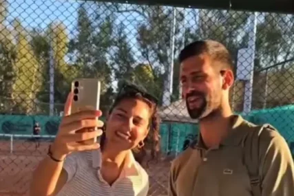 (VIDEO) "POZOVI MUŽA" Lijepa Grkinja prišla Đokoviću, a Nole joj ovo rekao