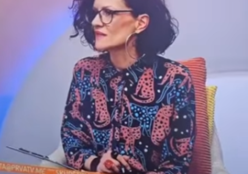 (VIDEO) Pjevač prasnuo u smijeh: Voditeljka napravila lapsus, pa nasmijala naciju do suza