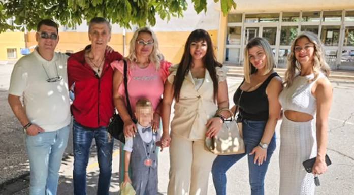PRAVA PORODIČNA IDILA Kulići ispratili malog Željka u prvi razred, ponosna majka ne skida osmijeh sa lica, a tu je i Ivan Marinković
