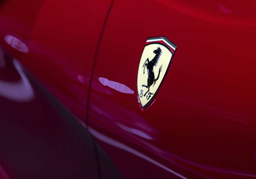 ferari logo