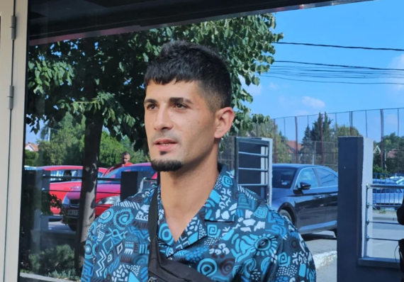 "Hvala joj, donijela mi je garderobu" Njegova priča tjera suze na oči, napustili ga i otac i majka, a evo koja poznata ličnost mu je pružila ruku spasa