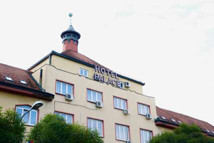 (VIDEO, FOTO) Završen pregled: Lažna dojava o bombi u hotelu "Palas"